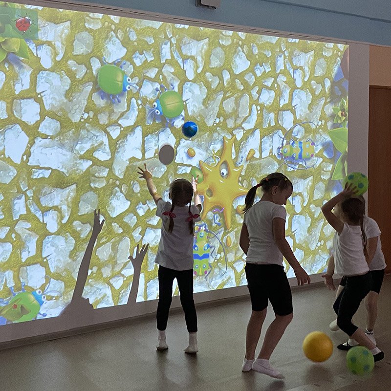 Интерактивная стена купить. Интерактивная стена кидалки. Интерактивная стена спортбол. Интерактивные стены в детском саду. Интерактивная стена для детей.