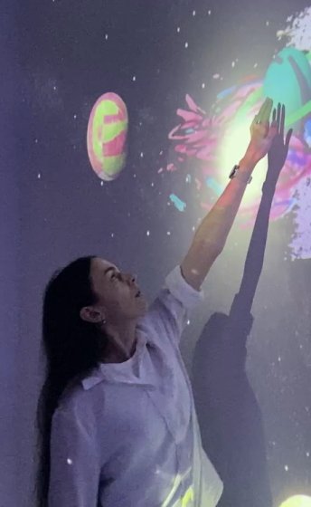 День Космонавтики: Планетарий на вашей интерактивной стене