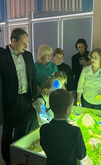 Министр Образования в школе