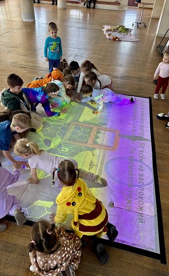 Пижамная вечеринка с цифровым интерактивом